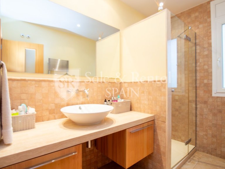 Villa for Sale in Lloret De Mar, Gerona 31
