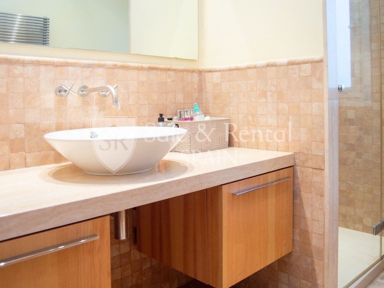 Villa for Sale in Lloret De Mar, Gerona 32