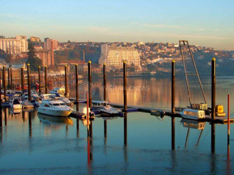 Apartment for Sale in Porto, Porto 14