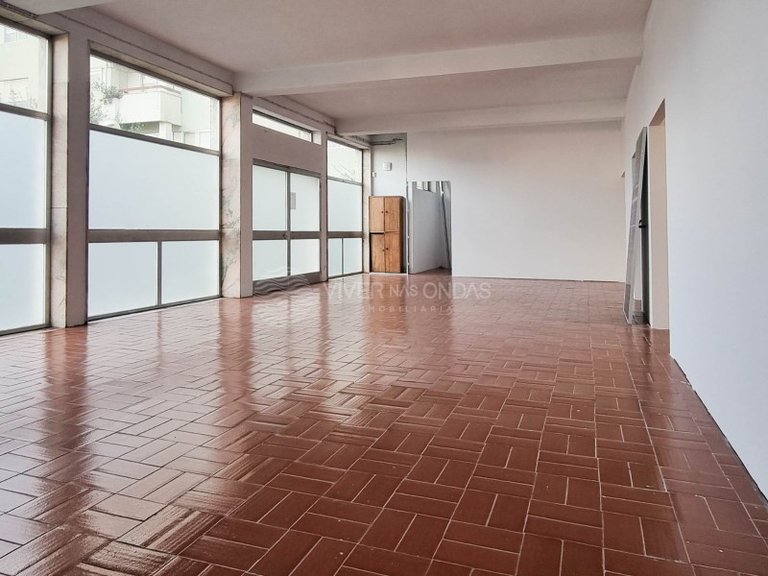 Commercial for Sale in Matosinhos, Porto 2