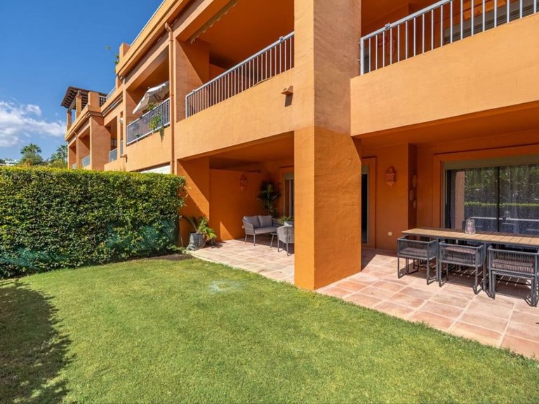 Apartment for Sale in Atalaya Isdabe, Malaga 1