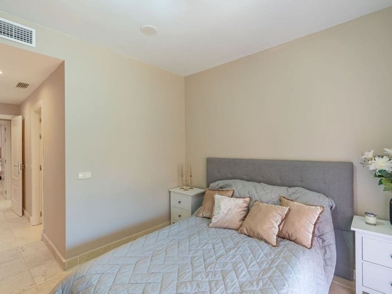 Apartment for Sale in Atalaya Isdabe, Malaga 5