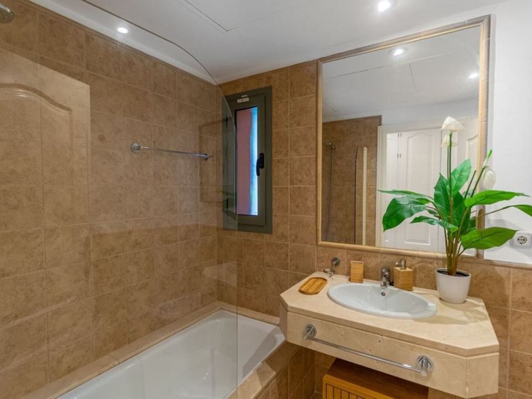Apartment for Sale in Atalaya Isdabe, Malaga 13