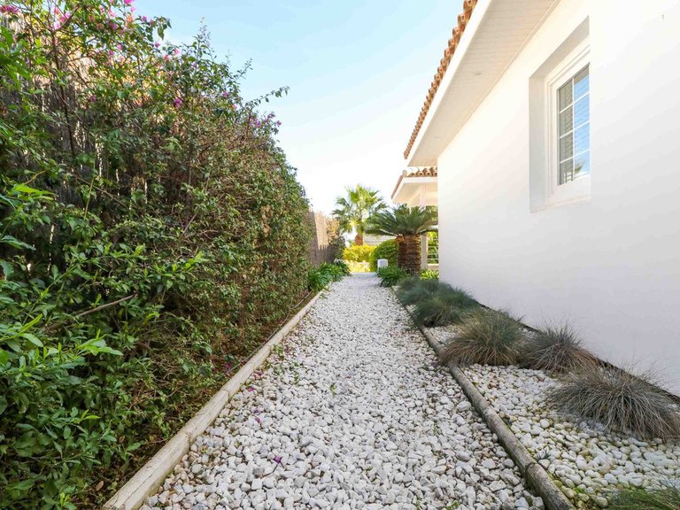 Villa for Sale in Benahavis, Malaga 30