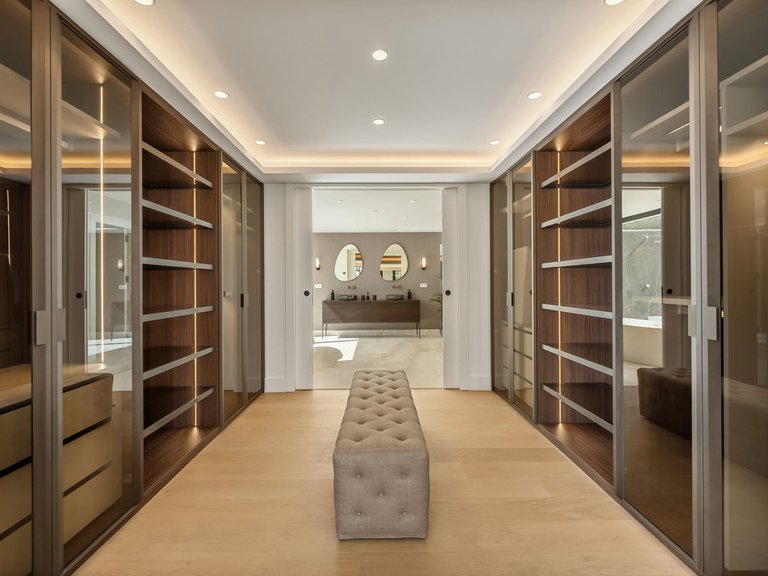 Villa for Sale in Marbella Golden Mile, Malaga 15