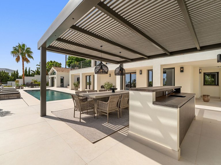 Villa for Sale in Marbella Golden Mile, Malaga 39