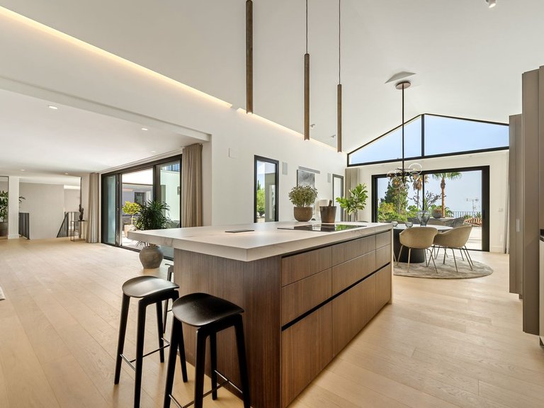 Villa for Sale in Marbella Golden Mile, Malaga 50