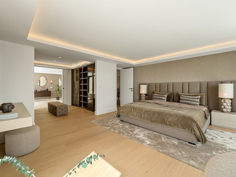 Villa for Sale in Marbella Golden Mile, Malaga 14