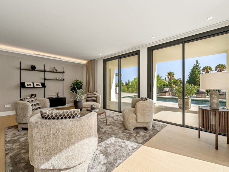 Villa for Sale in Marbella Golden Mile, Malaga 30
