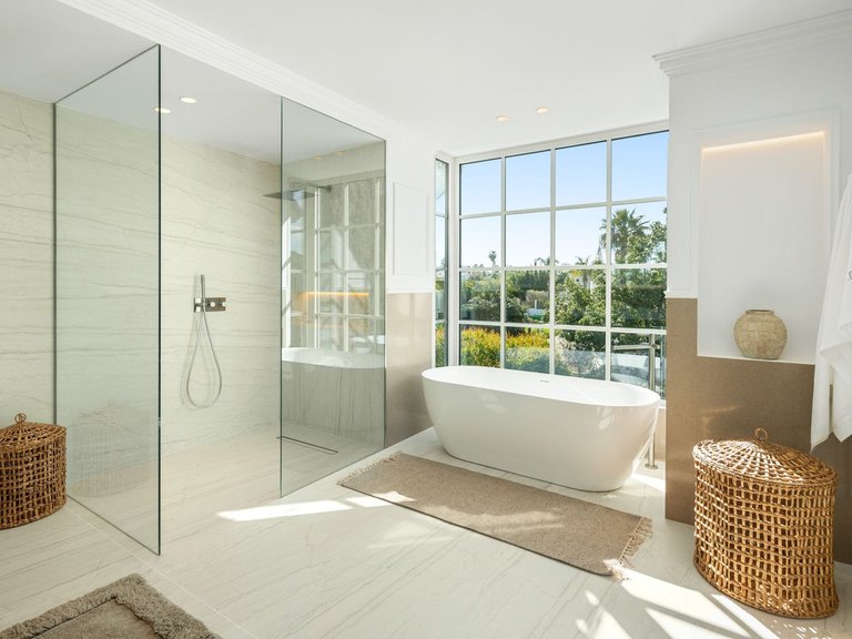 Villa for Sale in Marbella, Malaga 10