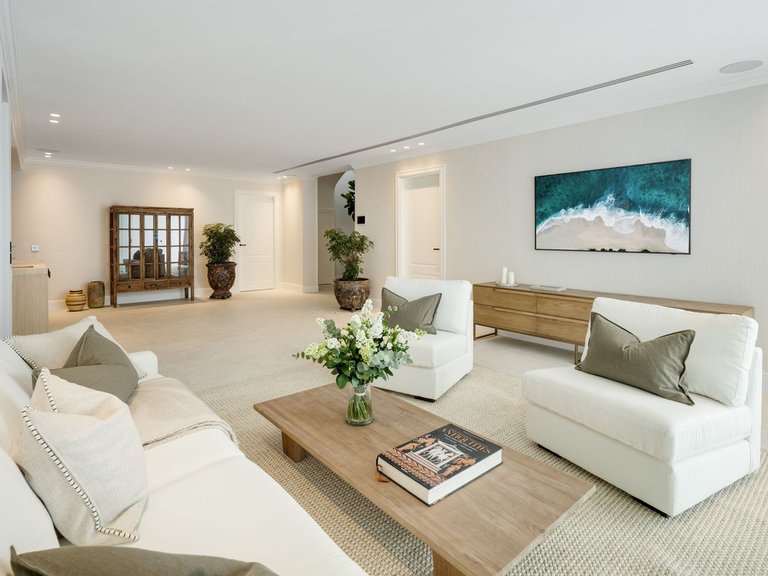 Villa for Sale in Marbella, Malaga 16