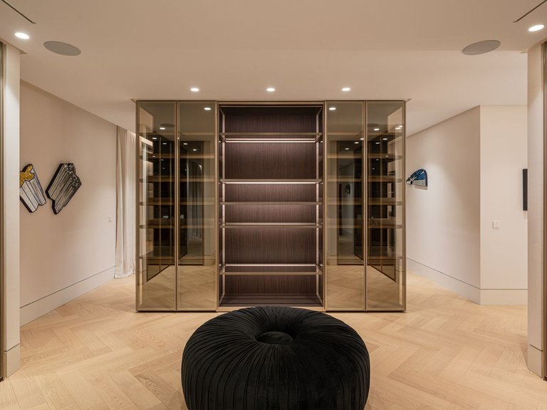 Villa for Sale in Marbella Golden Mile, Malaga 3