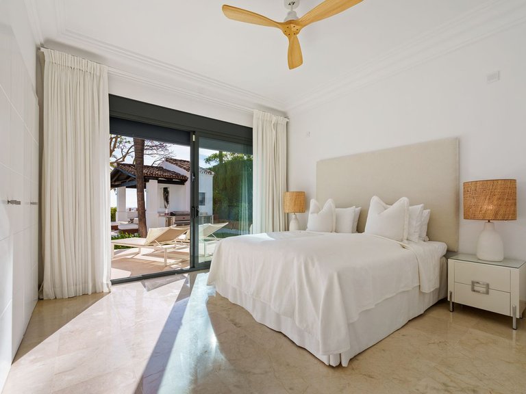 Villa for Sale in Nueva Andalucia, Malaga 14