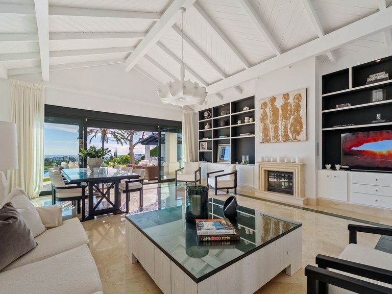 Villa for Sale in Nueva Andalucia, Malaga 16