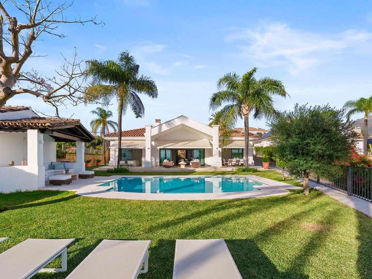 Villa for Sale in Nueva Andalucia, Malaga 32