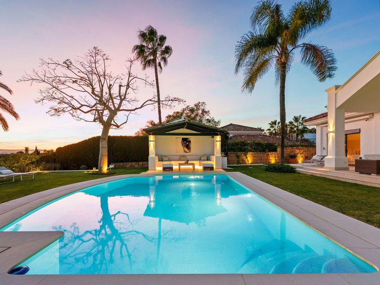 Villa for Sale in Nueva Andalucia, Malaga 37