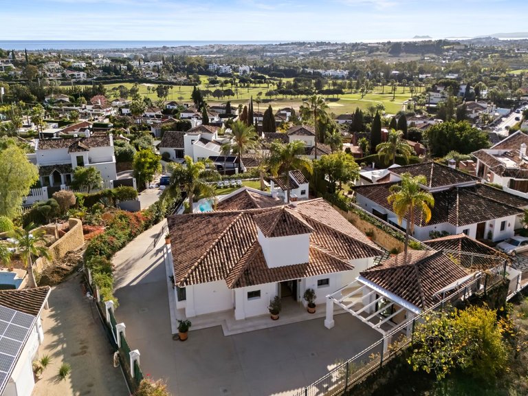 Villa for Sale in Nueva Andalucia, Malaga 47