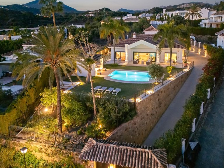 Villa for Sale in Nueva Andalucia, Malaga 49