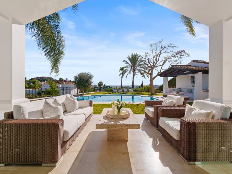 Villa for Sale in Nueva Andalucia, Malaga 2