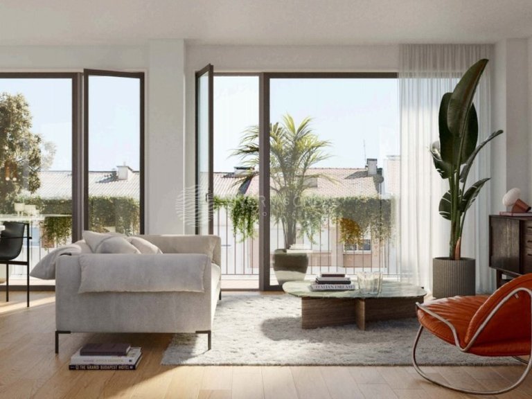 Apartment for Sale in Porto, Porto 2
