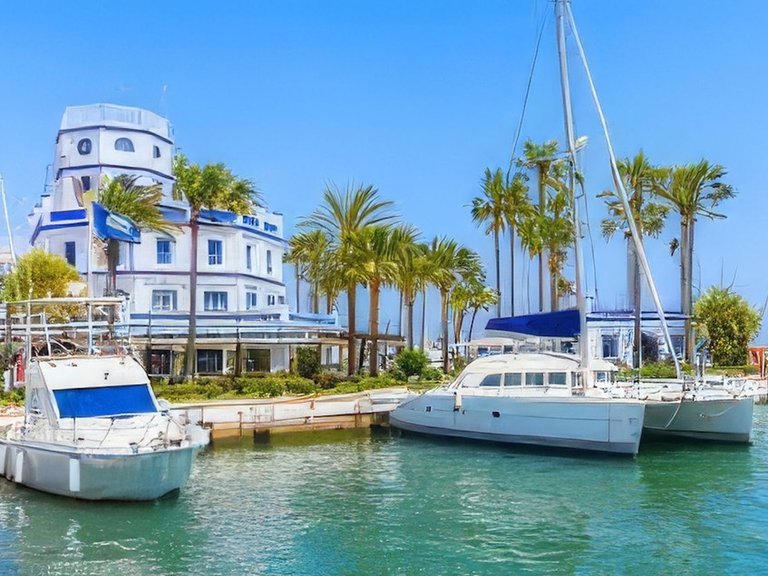 Apartment for Sale in Estepona, Malaga 1