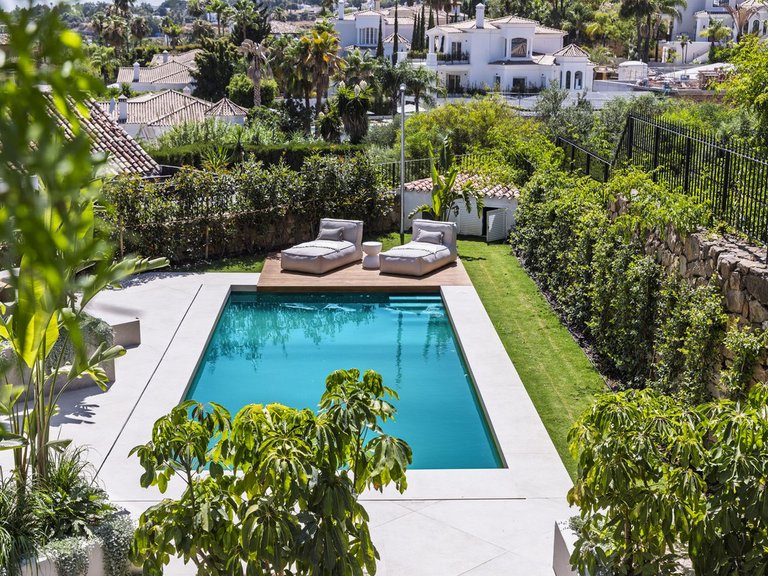 Villa for Sale in Nueva Andalucia, Malaga 6