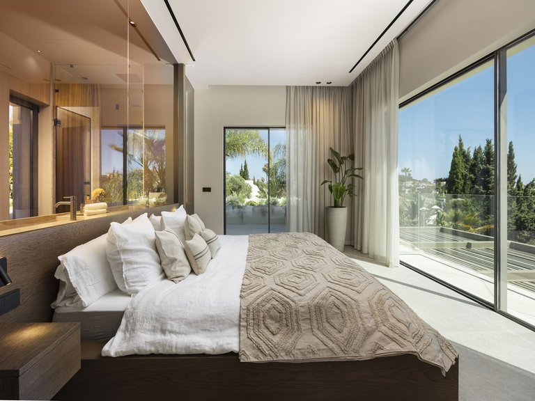 Villa for Sale in Nueva Andalucia, Malaga 25