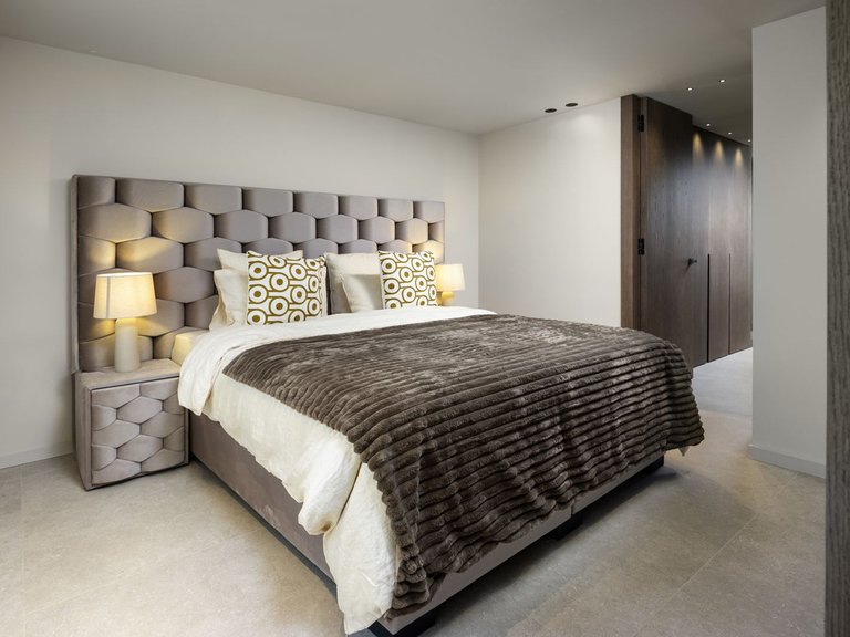 Villa for Sale in Nueva Andalucia, Malaga 35