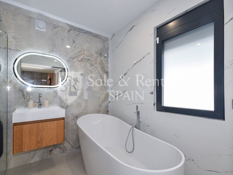 Villa for Sale in Lloret De Mar, Gerona 9