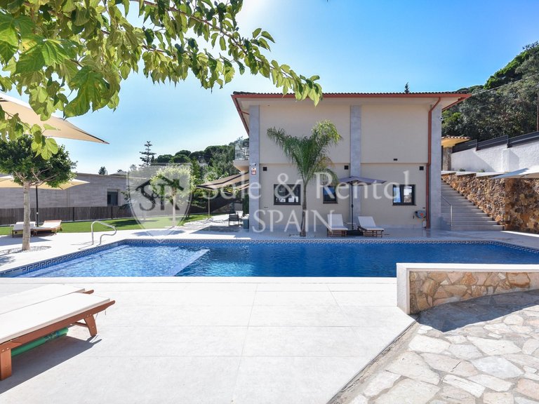 Villa for Sale in Lloret De Mar, Gerona 49