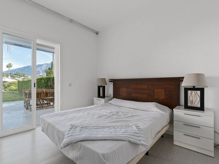 Villa for Sale in Nueva Andalucia, Malaga 10