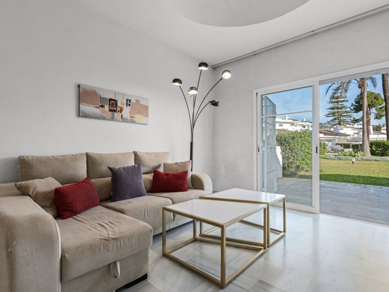 Villa for Sale in Nueva Andalucia, Malaga 11