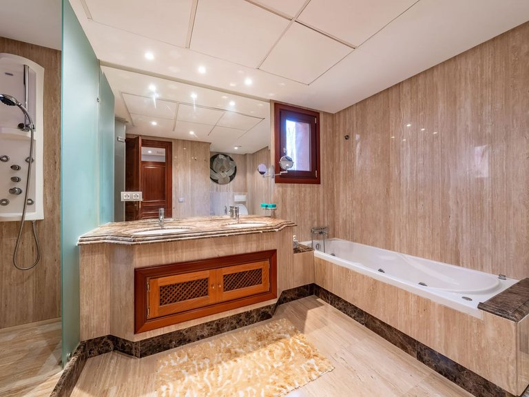 Apartment for Sale in Estepona, Malaga 16