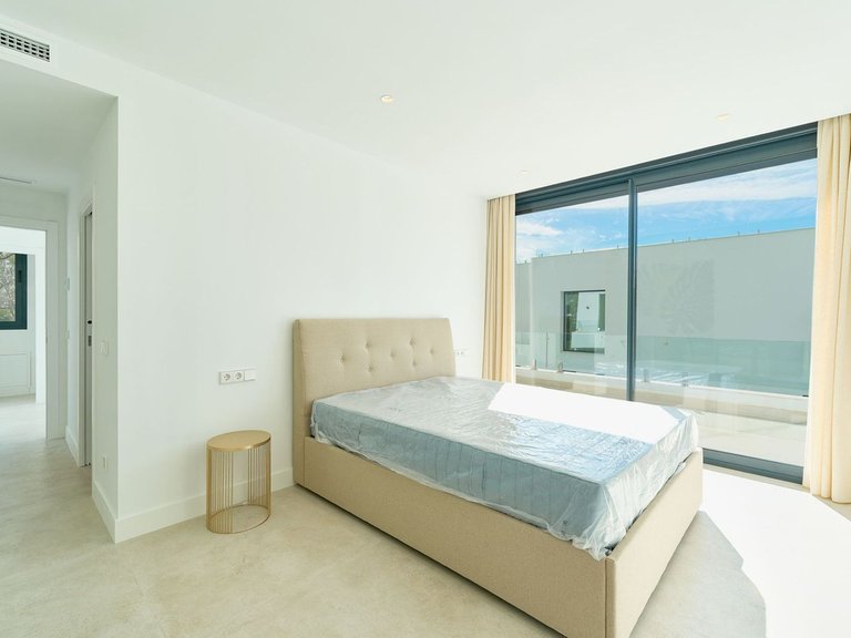 Villa for Sale in Estepona, Malaga 12