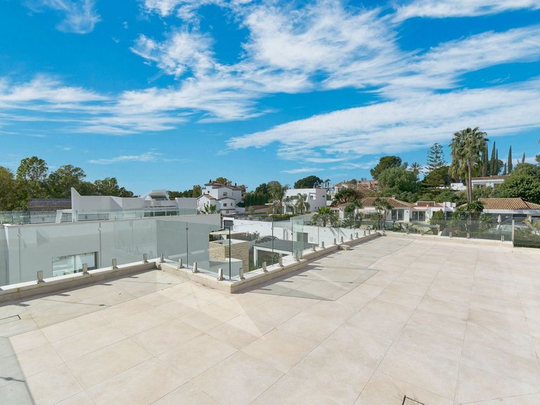 Villa for Sale in Estepona, Malaga 23