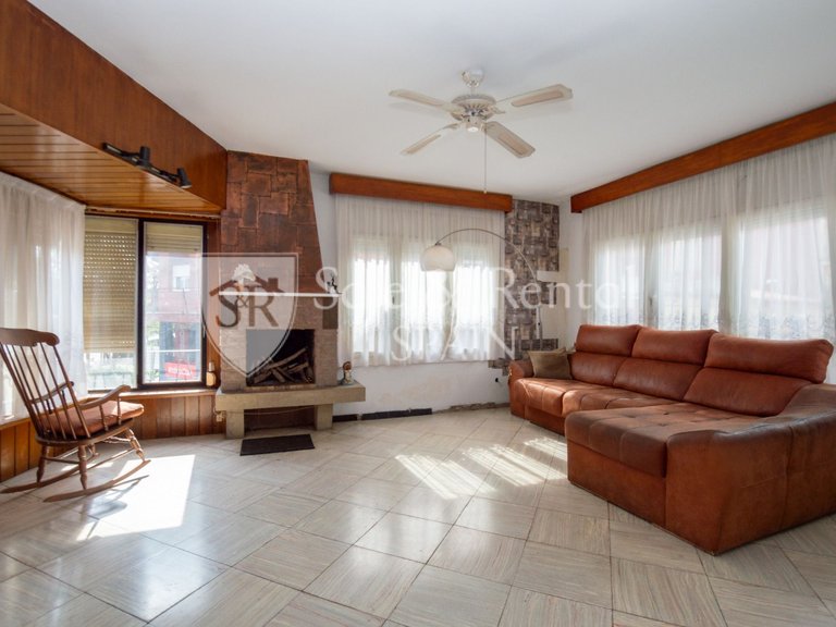 Town House for Sale in Malgrat De Mar, Barcelona 3
