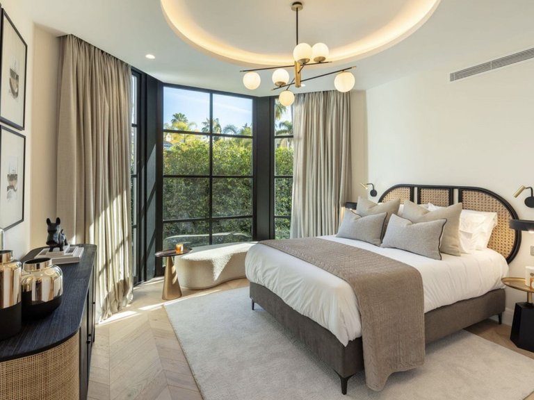 Villa for Sale in Marbella, Malaga 9