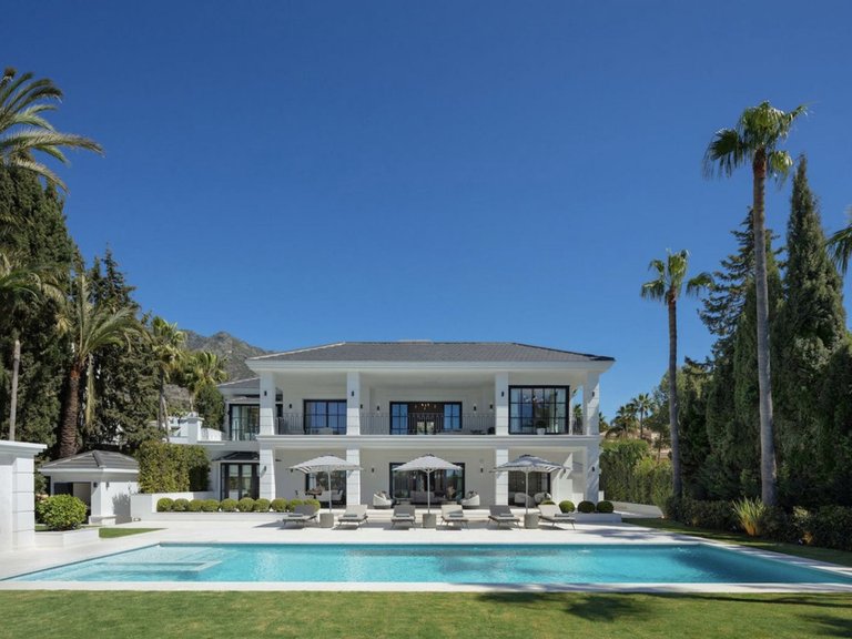 Villa for Sale in Marbella, Malaga 16