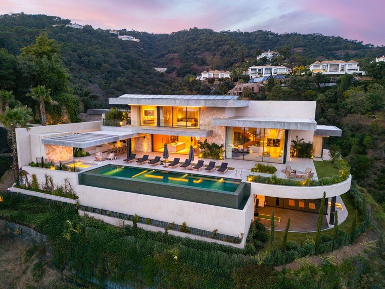 Villa for Sale in El Madronal, Malaga 1