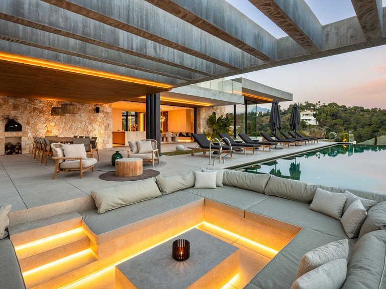 Villa for Sale in El Madronal, Malaga 39