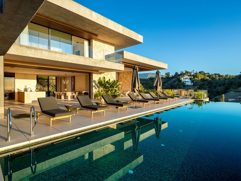 Villa for Sale in El Madronal, Malaga 23