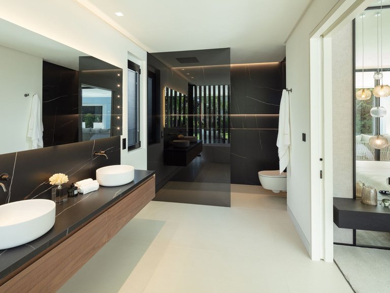 Villa for Sale in Nueva Andalucia, Malaga 8