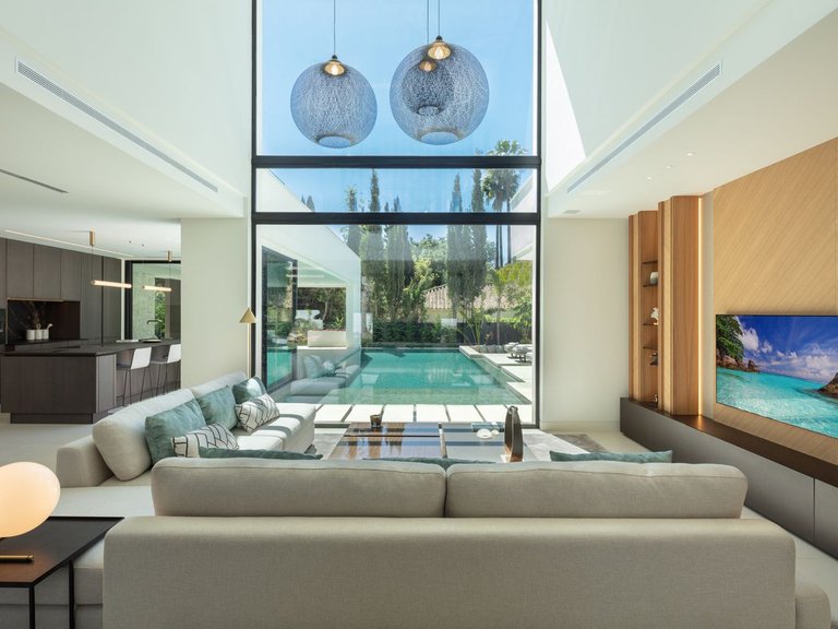 Villa for Sale in Nueva Andalucia, Malaga 17