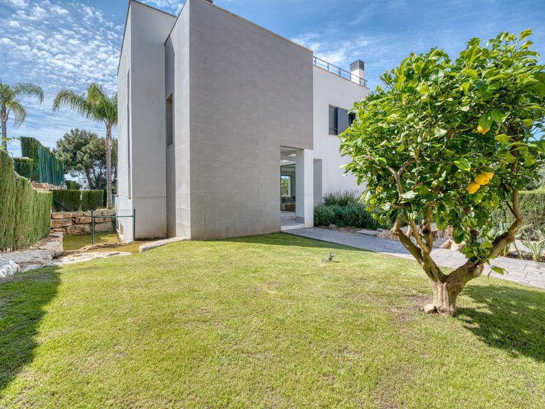 Villa for Sale in Estepona, Malaga 25