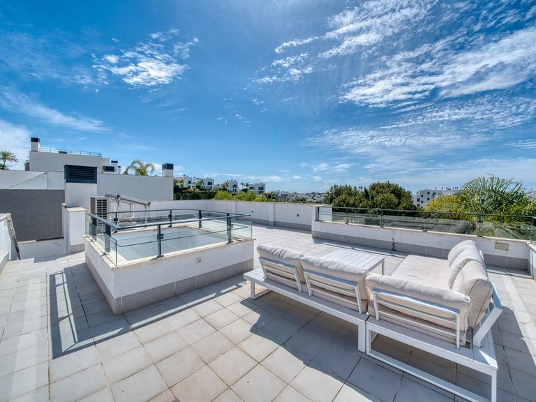 Villa for Sale in Estepona, Malaga 32