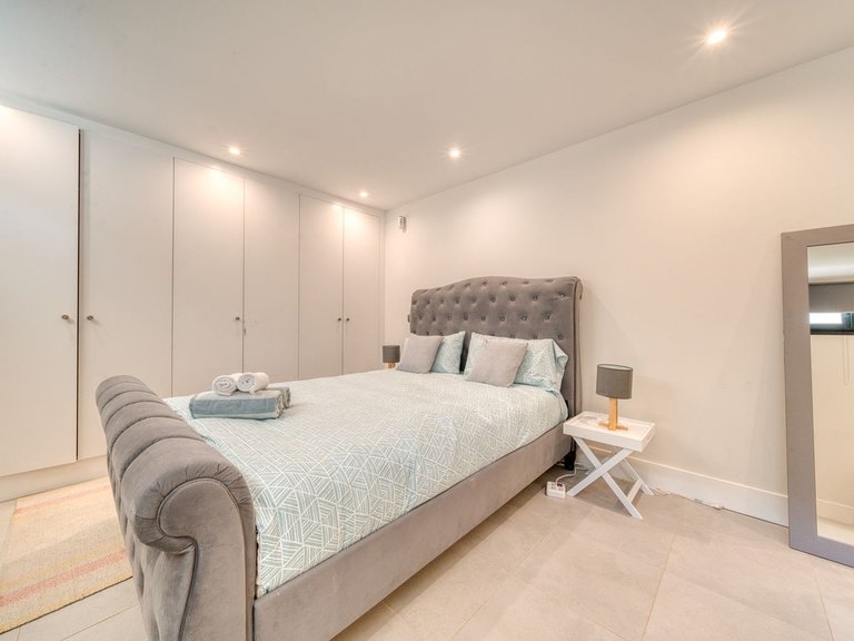 Villa for Sale in Estepona, Malaga 35