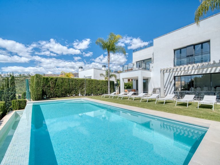 Villa for Sale in Estepona, Malaga 39