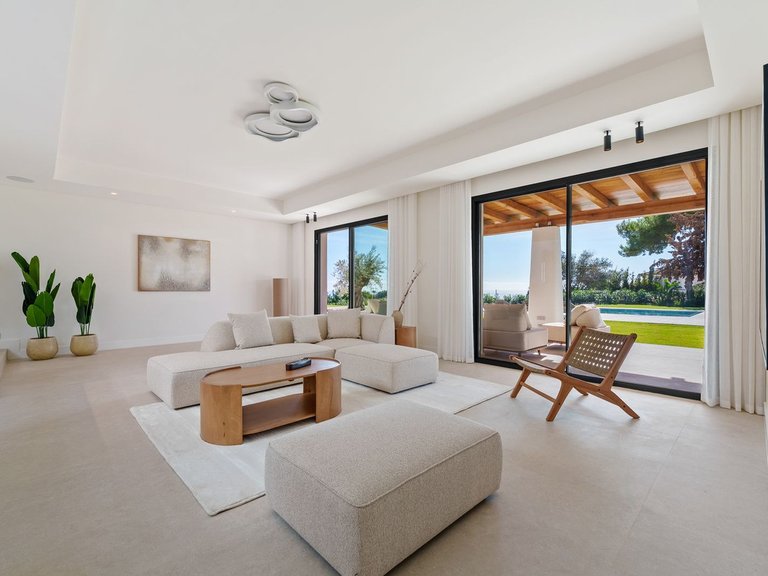 Villa for Sale in El Rosario, Malaga 3