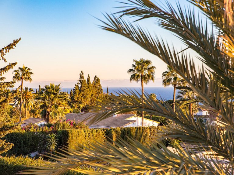 Villa for Sale in Marbella Golden Mile, Malaga 3