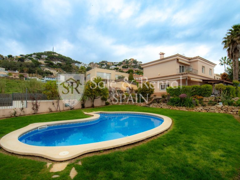 Villa for Sale in Lloret De Mar, Gerona 2